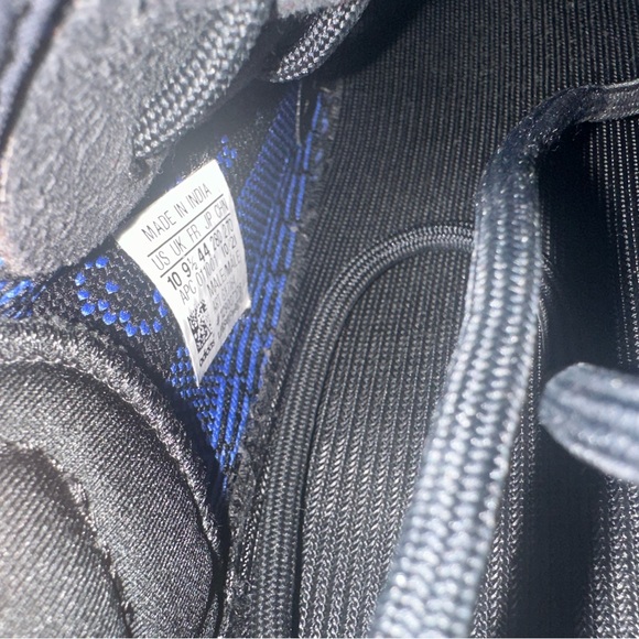 Yeezy Boost 350 V2 Dazzling Blue - Picture 4 of 4